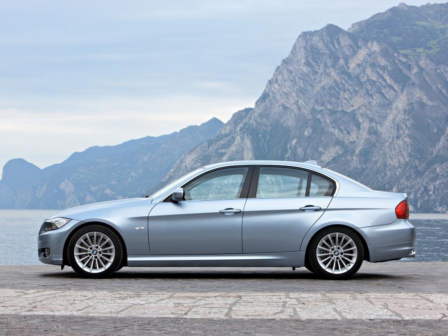  BMW 335i Sedan 2008 года  (фото 15 из 16)